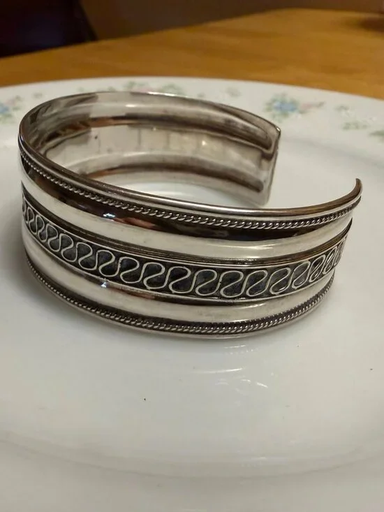 Vintage Sterling Silver Cuff - Picture 2 of 3